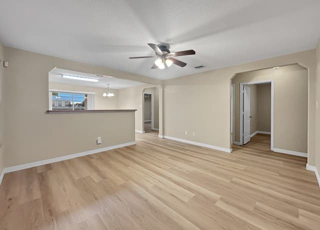 3-bedroom rental at 12215 Glendale in San Antonio, TX — photo 2