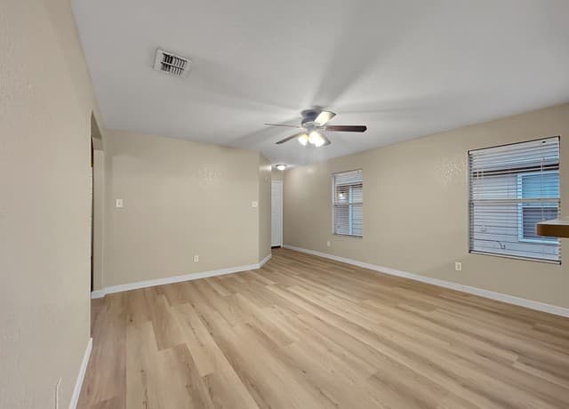 3-bedroom rental at 12215 Glendale in San Antonio, TX — photo 4