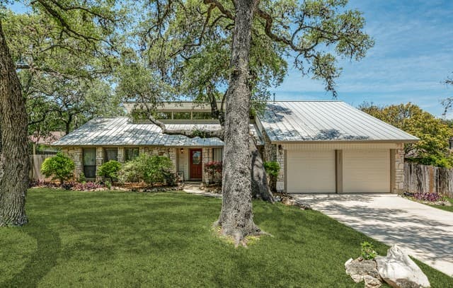 3-bedroom rental at 9327 Wickheather St in San Antonio, TX — photo 1