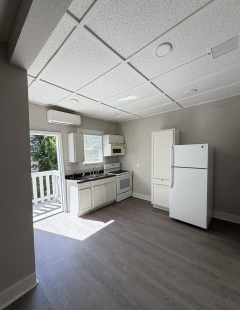 3-bedroom rental at 105 Heflin in San Antonio, TX — photo 5