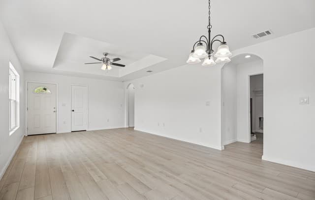 4-bedroom rental at 9446 Strech Ave in San Antonio, TX — photo 4