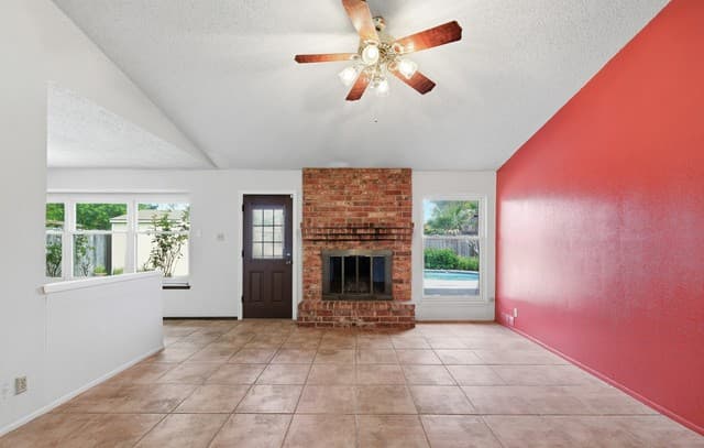 4-bedroom rental at 7111 Split Crk in San Antonio, TX — photo 3