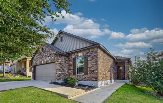 3-bedroom rental at 13335 Loma Sierra in San Antonio, TX — photo 2