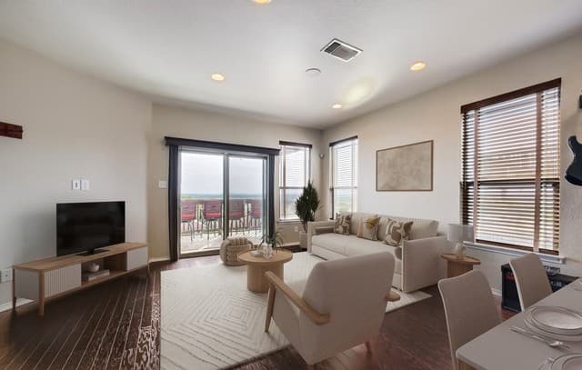 3-bedroom rental at 13335 Loma Sierra in San Antonio, TX — photo 4