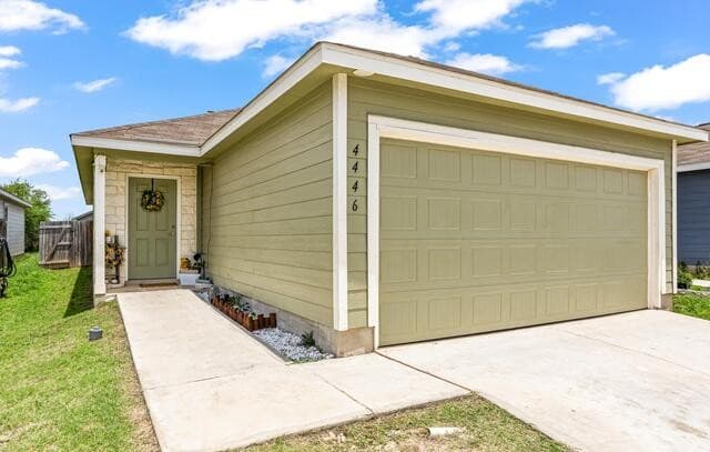3-bedroom rental at 4446 Grassland Pass in San Antonio, TX — photo 3