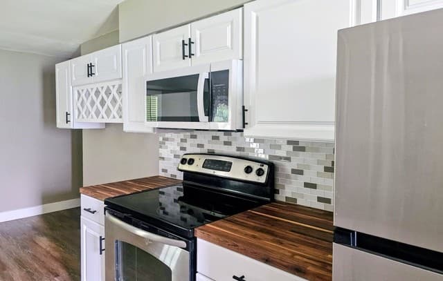 4-bedroom rental at 5907 Cliffmore Dr in San Antonio, TX — photo 1