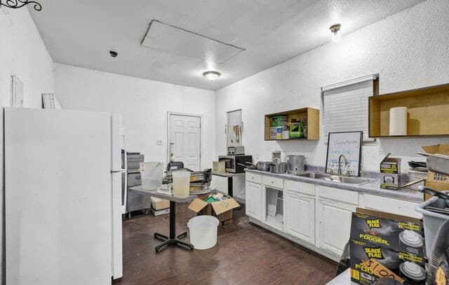 3-bedroom rental at 1346 Kirk Pl in San Antonio, TX — photo 5