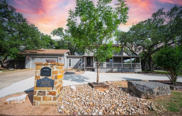 3-bedroom rental at 16802 Parkstone Blvd in San Antonio, TX — photo 1