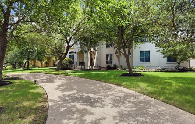 4-bedroom rental at 2034 Sauvignon in San Antonio, TX — photo 3