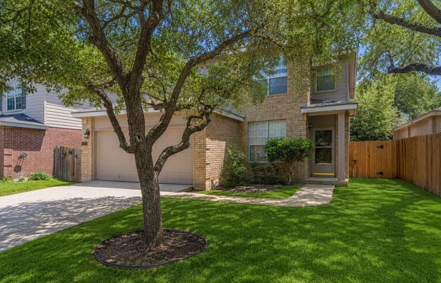 3-bedroom rental at 9227 Foxgrove Way in San Antonio, TX — photo 3