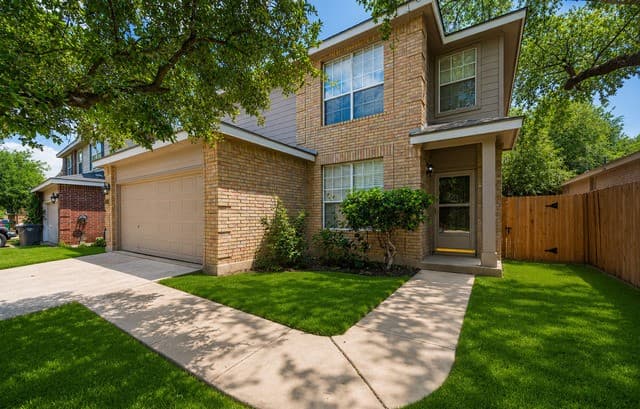 3-bedroom rental at 9227 Foxgrove Way in San Antonio, TX — photo 4