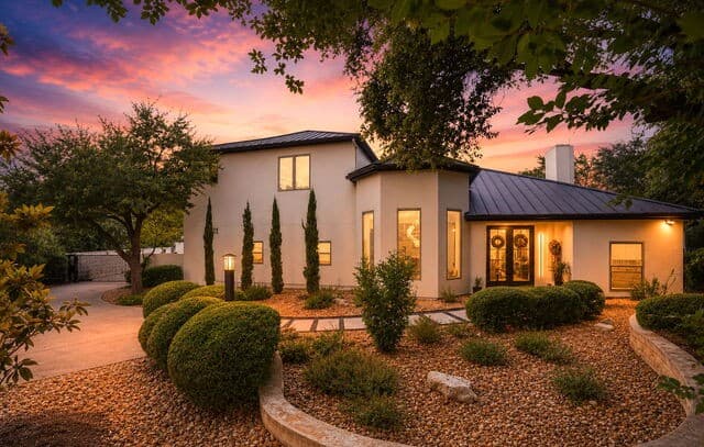 7-bedroom rental at 1 Whitechurch in San Antonio, TX — photo 1