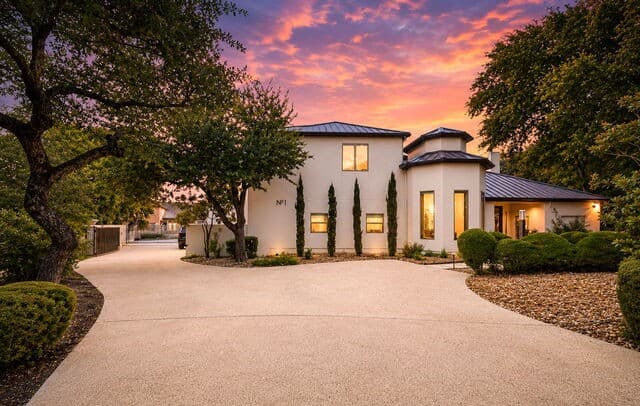 7-bedroom rental at 1 Whitechurch in San Antonio, TX — photo 2