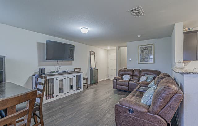 3-bedroom rental at 2831 Lavender Mdw in San Antonio, TX — photo 5