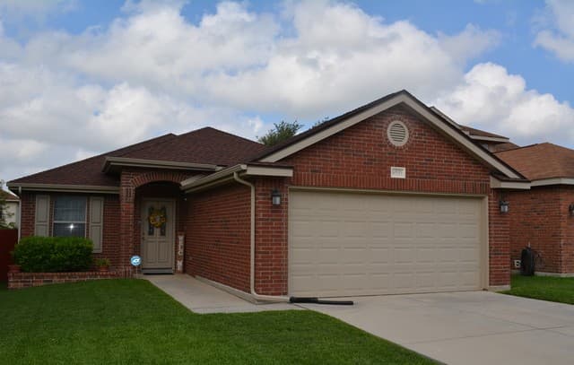 3-bedroom rental at 14535 Sacred in San Antonio, TX — photo 1