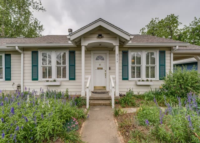 2-bedroom rental at 217 W Morse St. in Fredericksburg, TX — photo 1
