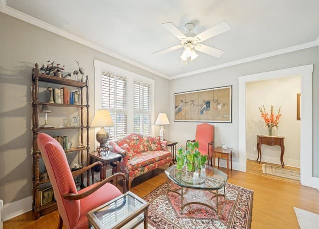 2-bedroom rental at 217 W Morse St. in Fredericksburg, TX — photo 4