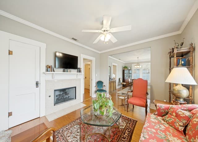 2-bedroom rental at 217 W Morse St. in Fredericksburg, TX — photo 5