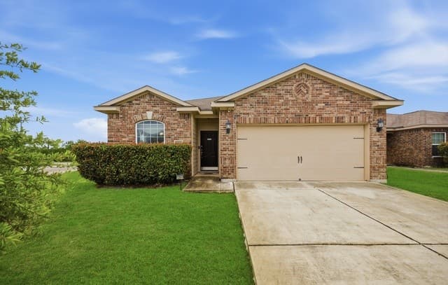 3-bedroom rental at 12519 Switchgrass in San Antonio, TX — photo 3