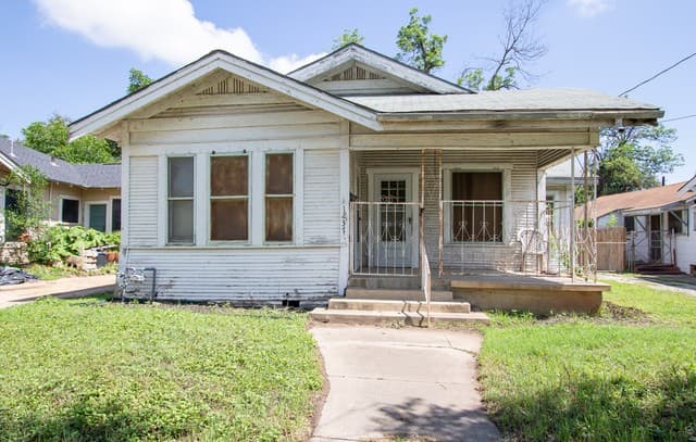 3-bedroom rental at 1237 Denver Blvd in San Antonio, TX — photo 1