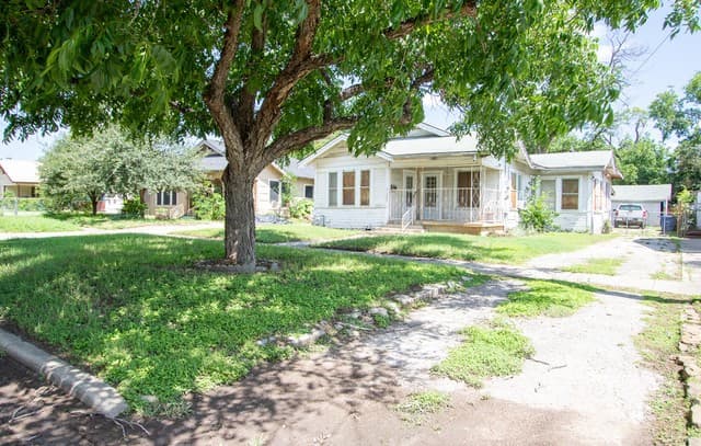 3-bedroom rental at 1237 Denver Blvd in San Antonio, TX — photo 5