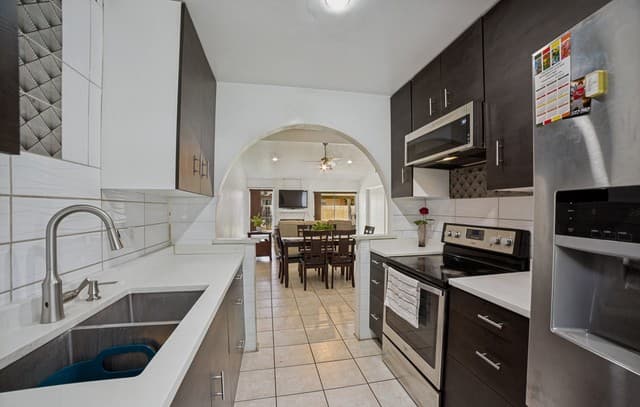 3-bedroom rental at 7242 Brandyridge in San Antonio, TX — photo 2