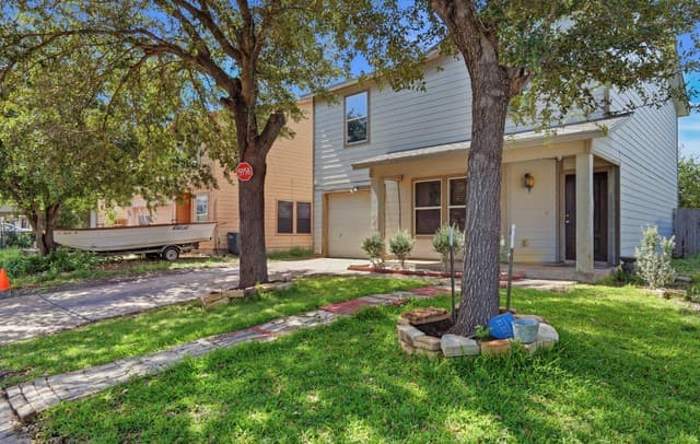 3-bedroom rental at 5958 Campus Park in San Antonio, TX — photo 3