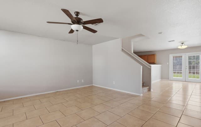 3-bedroom rental at 5958 Campus Park in San Antonio, TX — photo 5