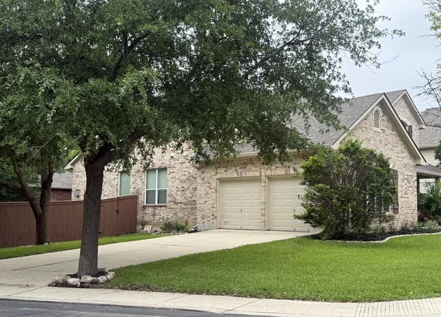 4-bedroom rental at 217 Aster Trl in San Antonio, TX — photo 2