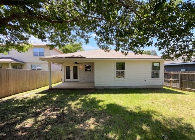 3-bedroom rental at 668 Lynx Mtn in San Antonio, TX — photo 5