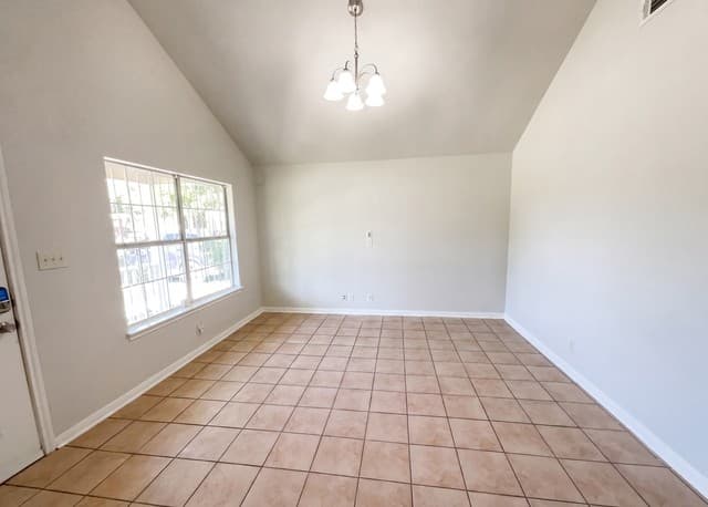 Home for sale at 236 Lawton St in San Antonio, TX — photo 3