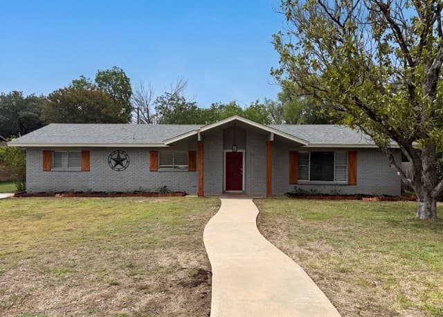 3-bedroom rental at 1118 Melissa Dr in San Antonio, TX — photo 1