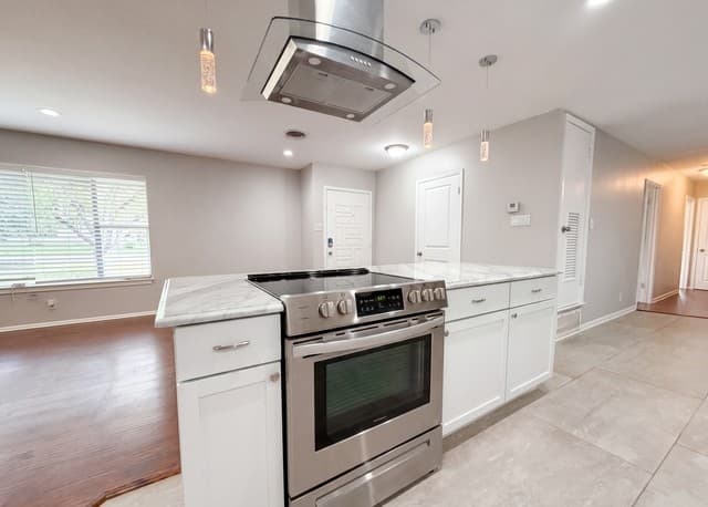 3-bedroom rental at 1118 Melissa Dr in San Antonio, TX — photo 2