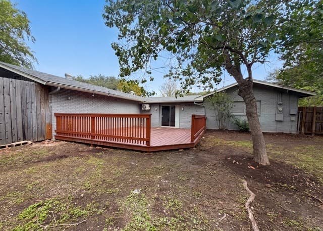 3-bedroom rental at 1118 Melissa Dr in San Antonio, TX — photo 5