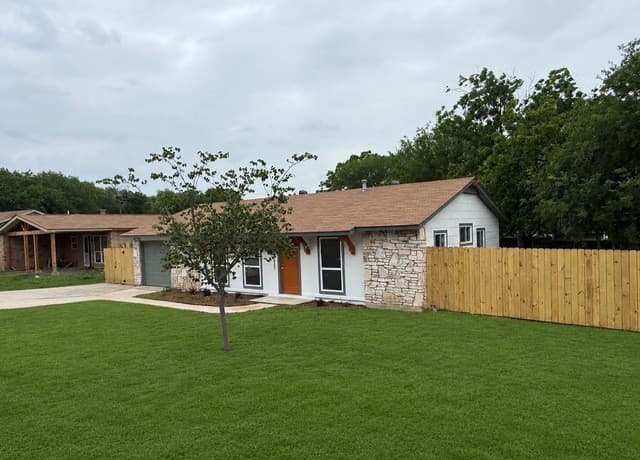 4-bedroom rental at 4635 Avenida Prima St in San Antonio, TX — photo 2