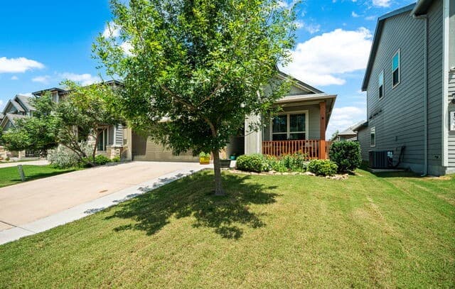 3-bedroom rental at 13331 Badlands Bnd in St Hedwig, TX — photo 3