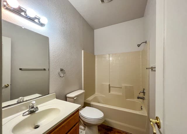 2-bedroom rental at 1080 Rainbow Dr Unit 3 in Spring Branch, TX — photo 3