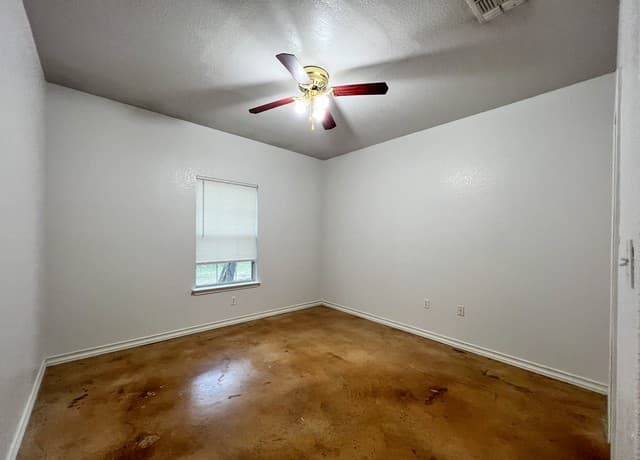 2-bedroom rental at 1080 Rainbow Dr Unit 3 in Spring Branch, TX — photo 4