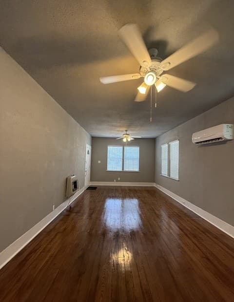 2-bedroom rental at 1615 Nolan Unit A in San Antonio, TX — photo 2