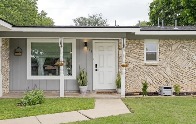 3-bedroom rental at 515 Grabo in San Antonio, TX — photo 3
