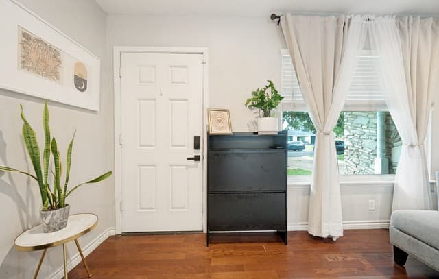 3-bedroom rental at 515 Grabo in San Antonio, TX — photo 4