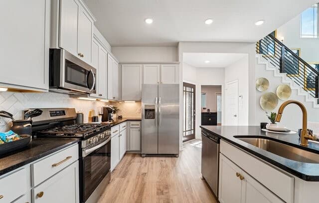 5-bedroom rental at 2346 Pink Pearl Drive in San Antonio, TX — photo 3
