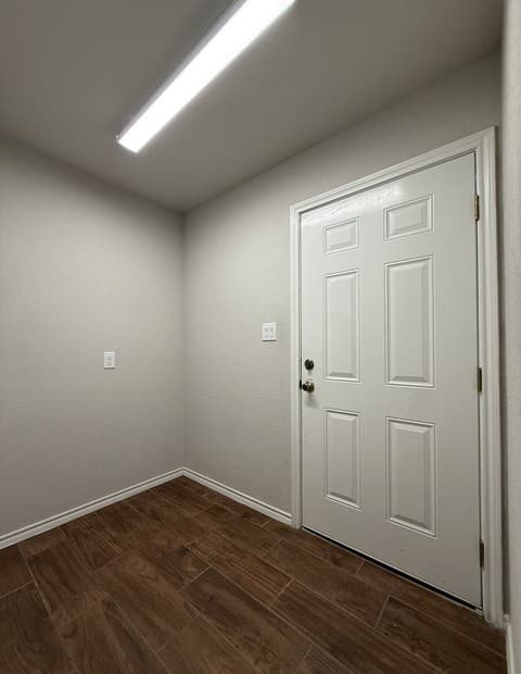 1-bedroom rental at 1615 Nolan in San Antonio, TX — photo 3