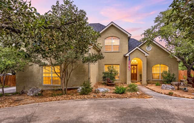 4-bedroom rental at 1059 Flagstone in San Antonio, TX — photo 2
