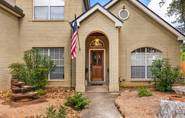 4-bedroom rental at 1059 Flagstone in San Antonio, TX — photo 3