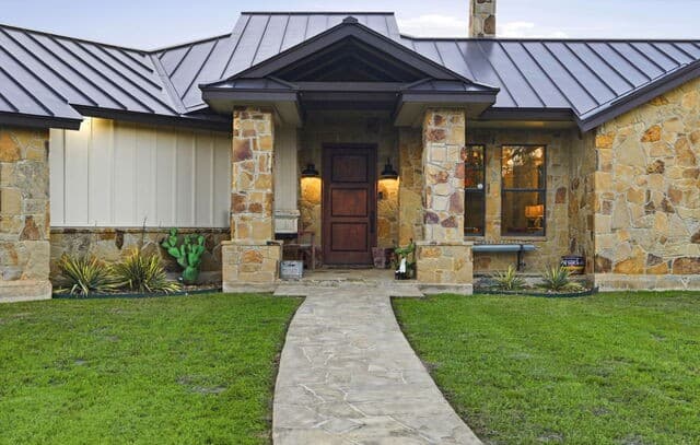 3-bedroom rental at 204 Seewald Rd in Boerne, TX — photo 4