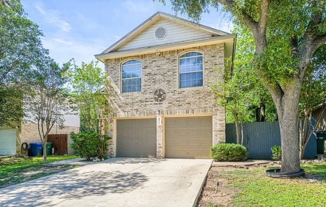 3-bedroom rental at 9259 Ridge Breeze in San Antonio, TX — photo 1