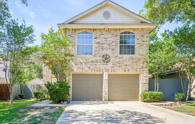 3-bedroom rental at 9259 Ridge Breeze in San Antonio, TX — photo 2