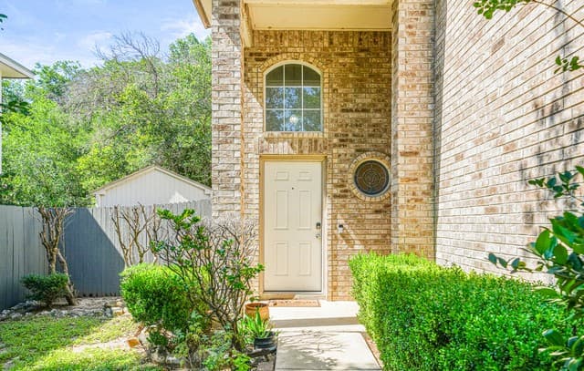 3-bedroom rental at 9259 Ridge Breeze in San Antonio, TX — photo 4
