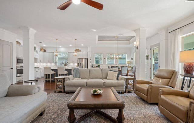 4-bedroom rental at 28827 Pfeiffers Gate in Fair Oaks Ranch, TX — photo 2
